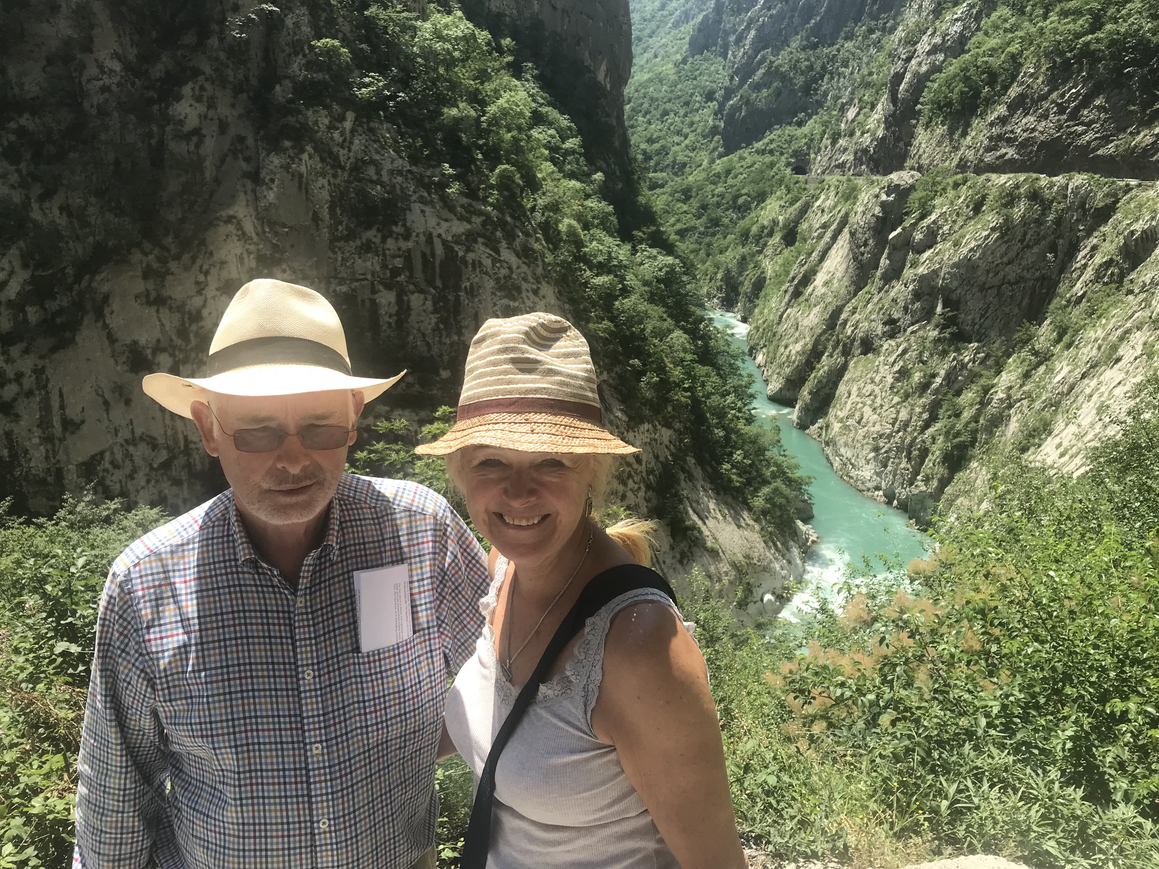 4EBE620F-E360-40B9-B577-60E6A5ADADE3