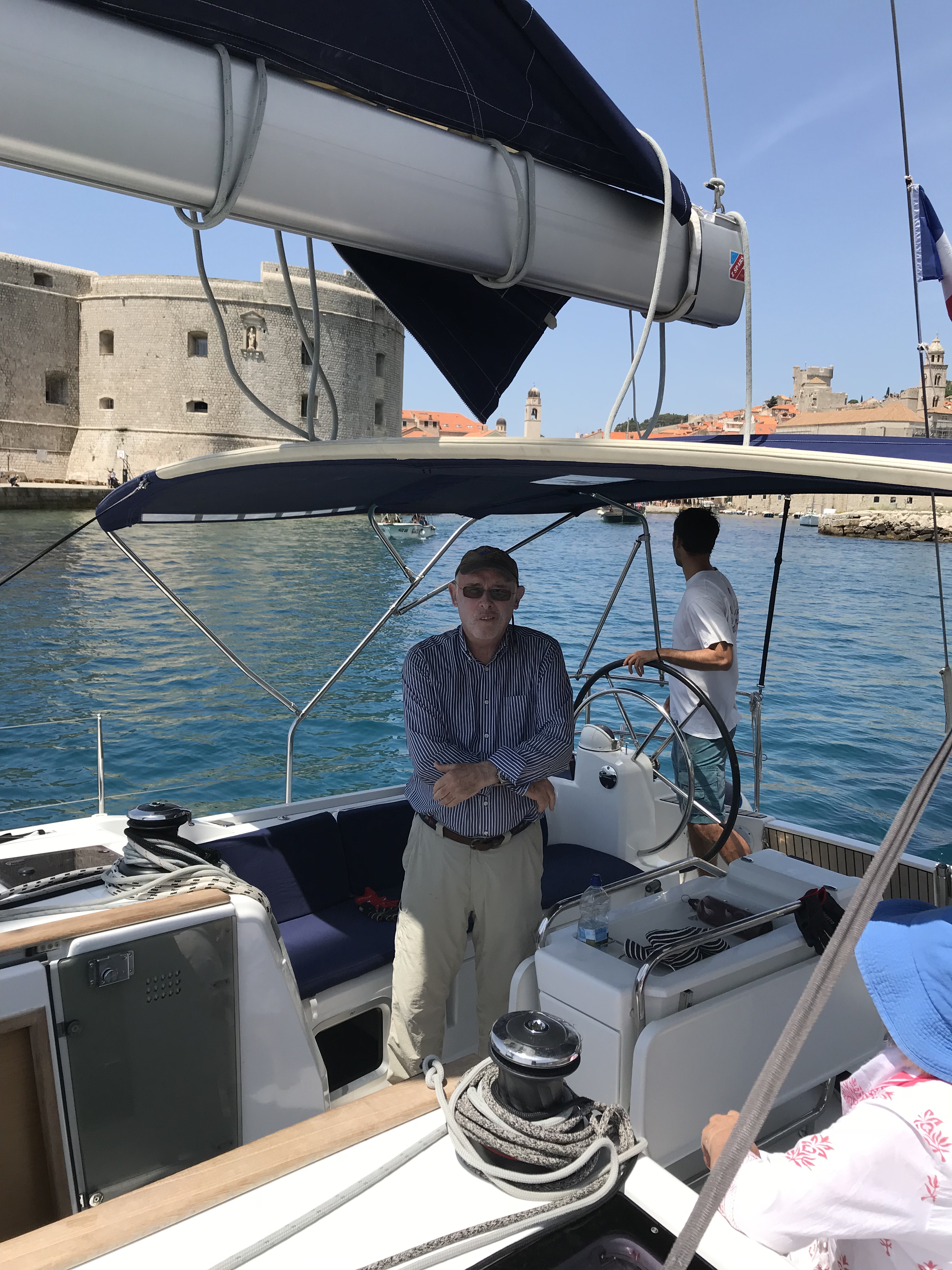 6B21B46D-5CE5-415B-867F-2E0F3EC93DFE