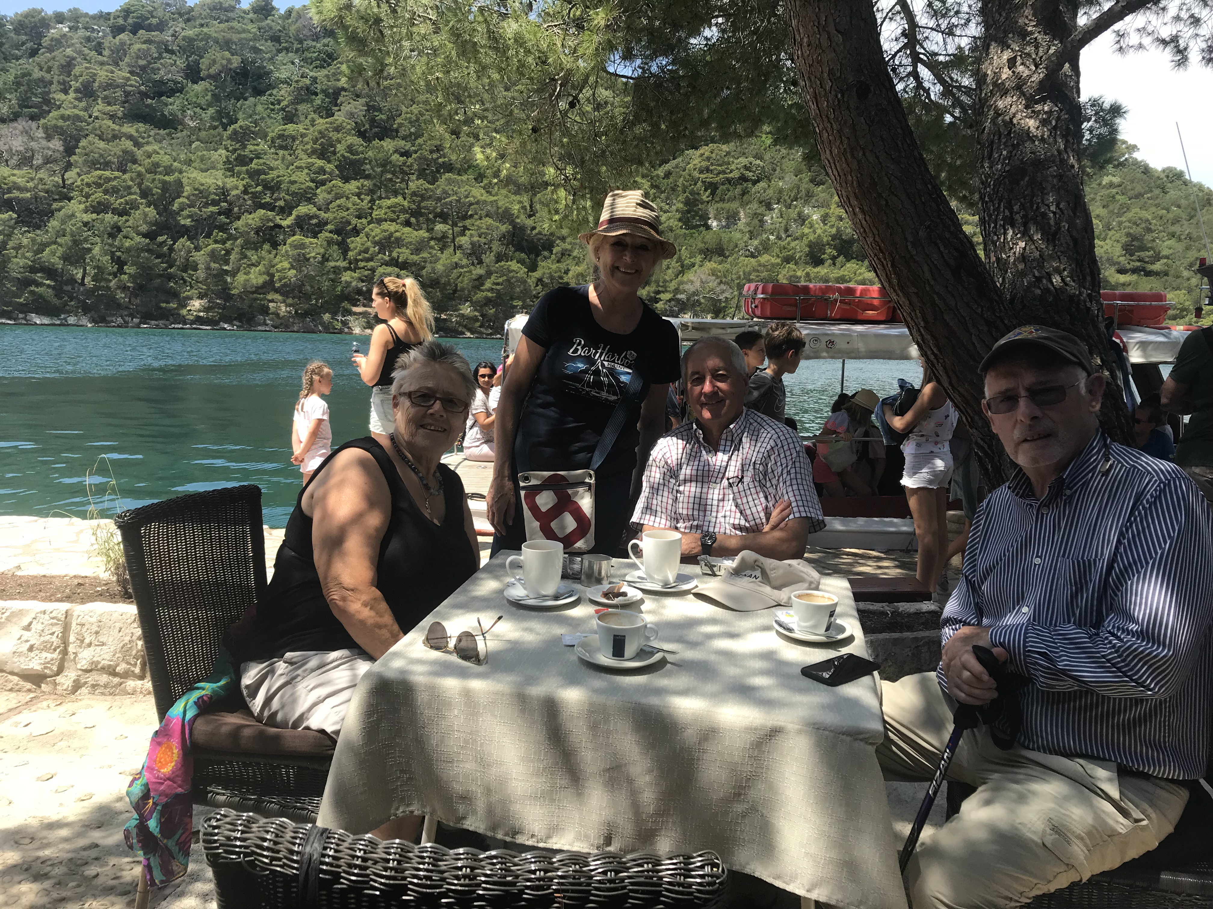 AC87FB29-F899-4C41-9D00-A1CDB6383DDF