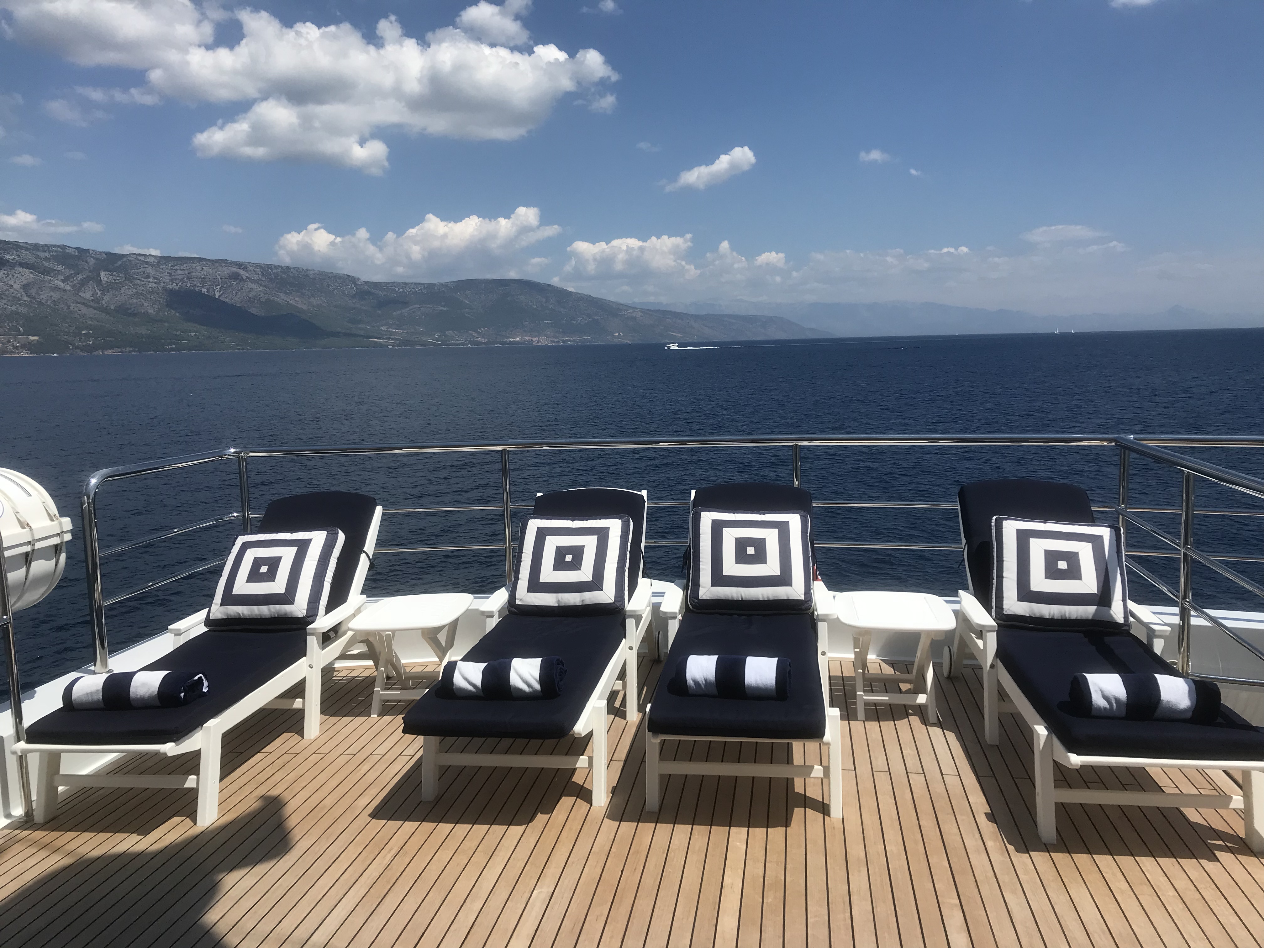 4F7D8E70-E197-4B0B-AA33-11117A24867B