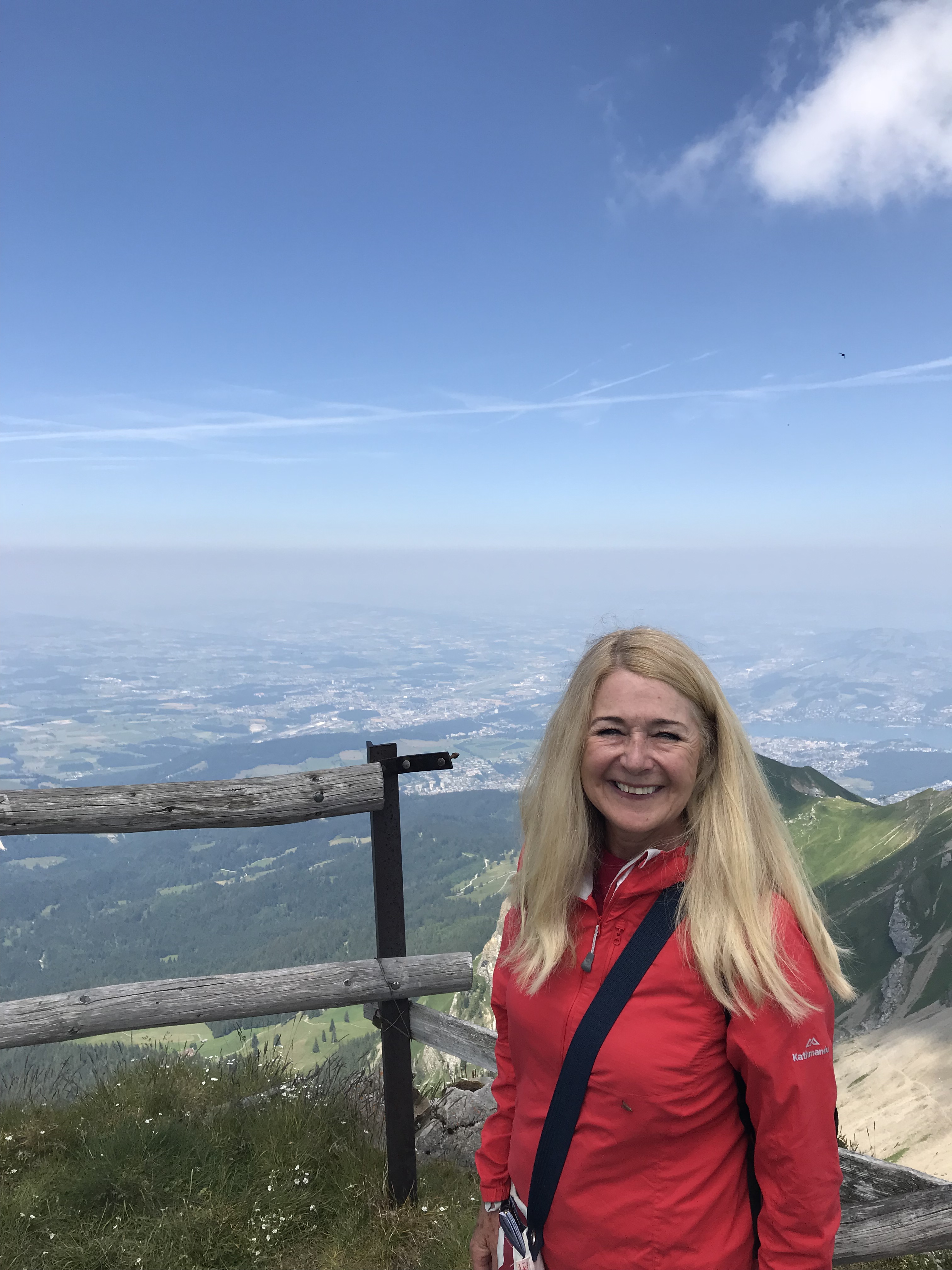 ECB074D2-A1FF-4FFD-B828-06E54DCDF07E