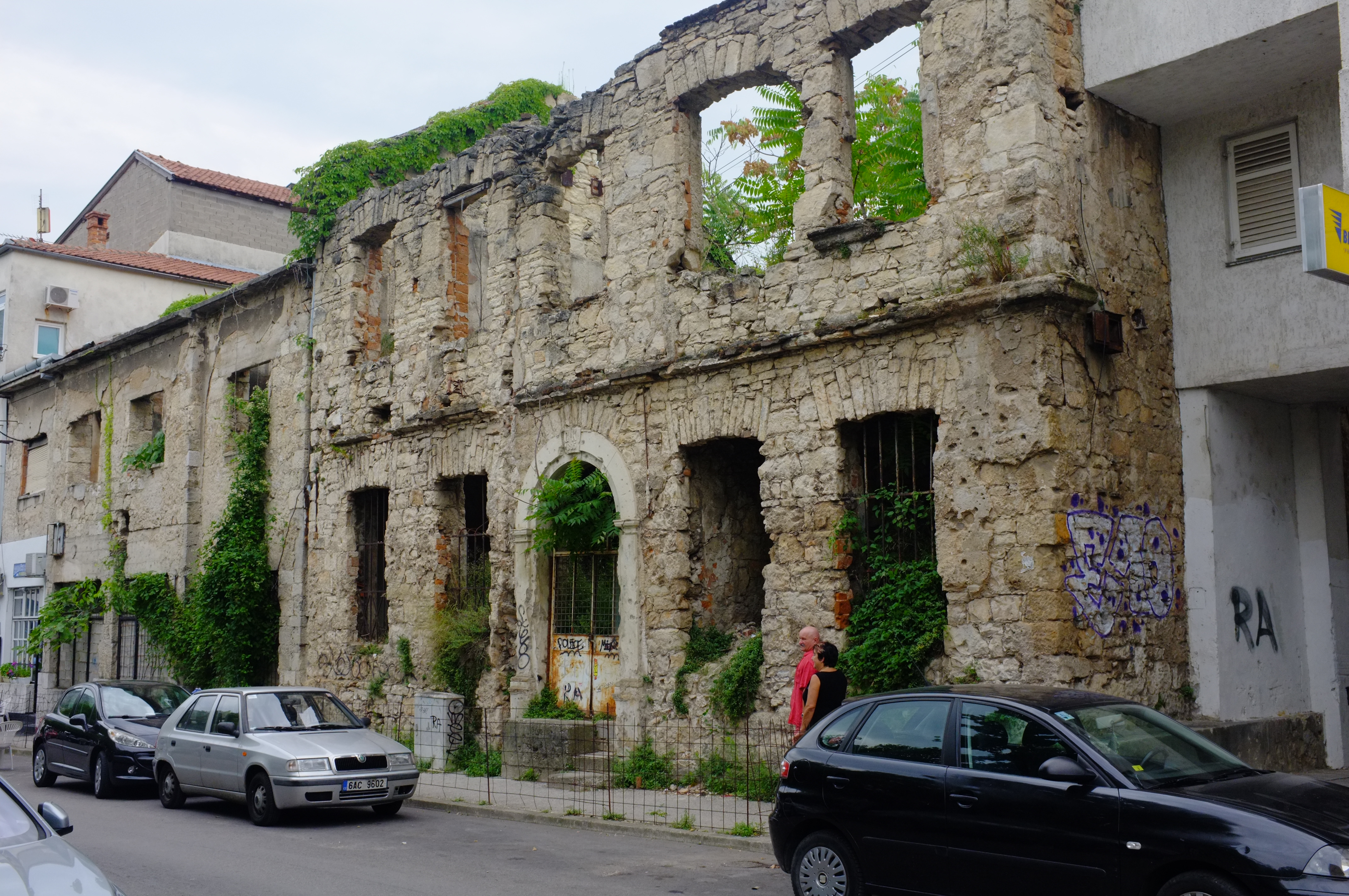 F6766D87-7EA6-450C-B441-06640A64E3FF