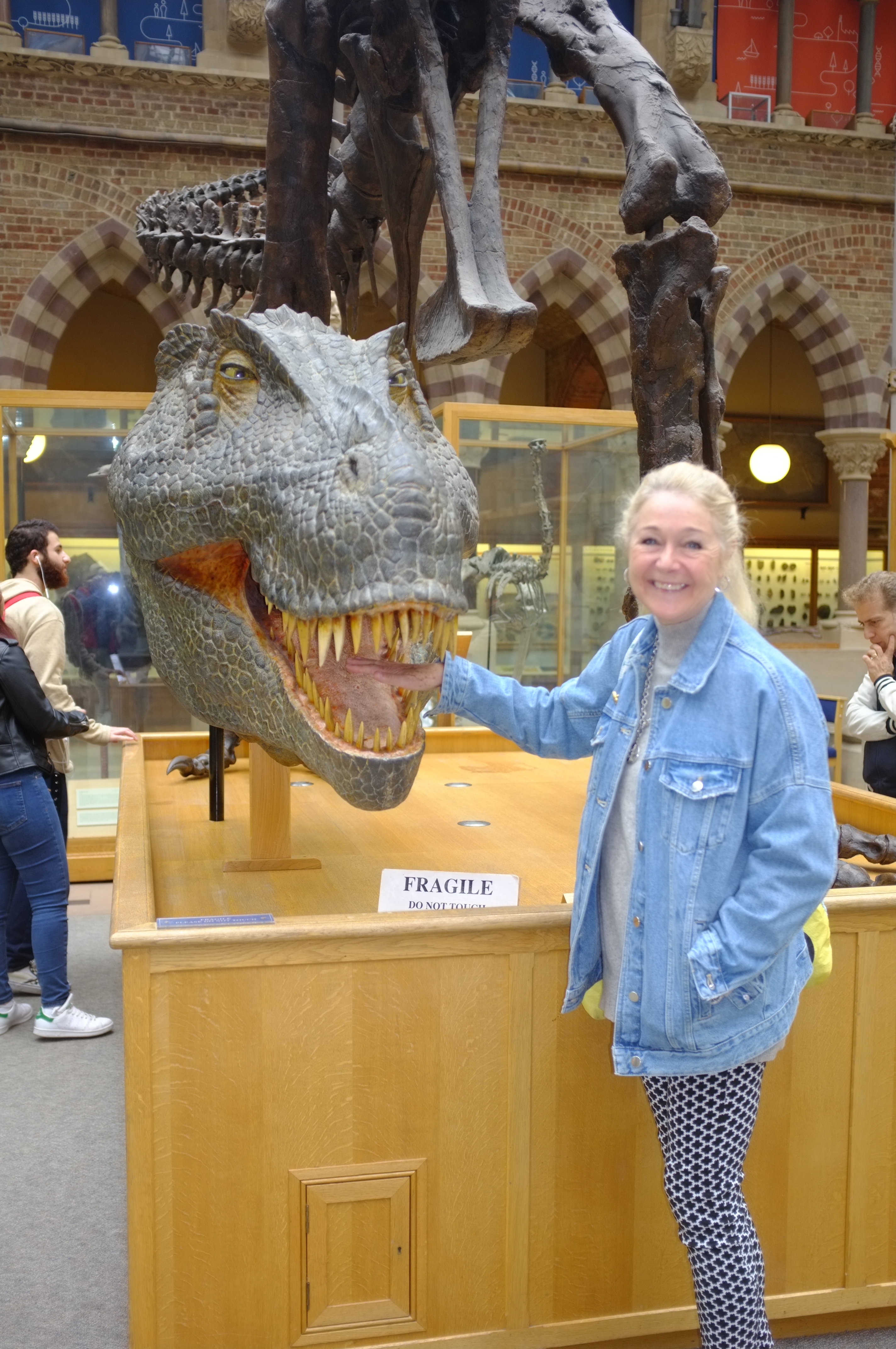 2DAD4EB4-B43E-4C8C-99BB-BA0AFE970B51